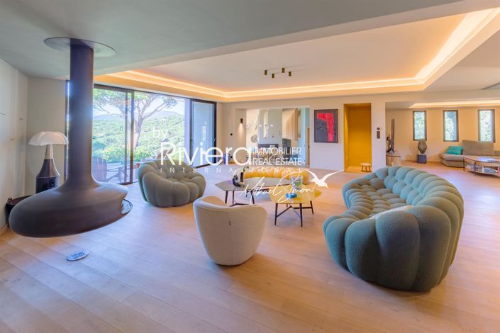 Image No.9-6 Bed House for sale