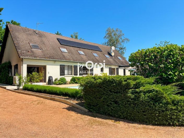 Image No.1-4 Bed House for sale