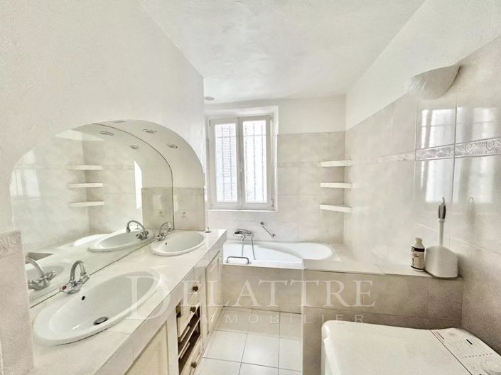 Image No.4-2 Bed House for sale