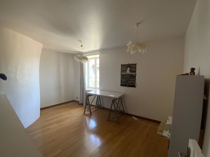 Image No.20-4 Bed House for sale