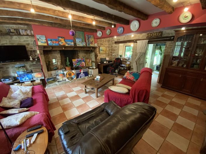 Image No.10-5 Bed House for sale