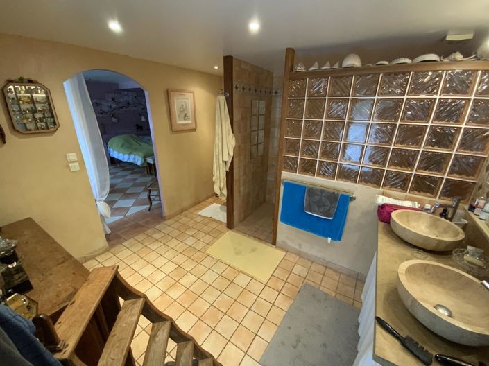 Image No.17-5 Bed House for sale