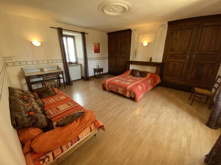 Image No.17-9 Bed House for sale