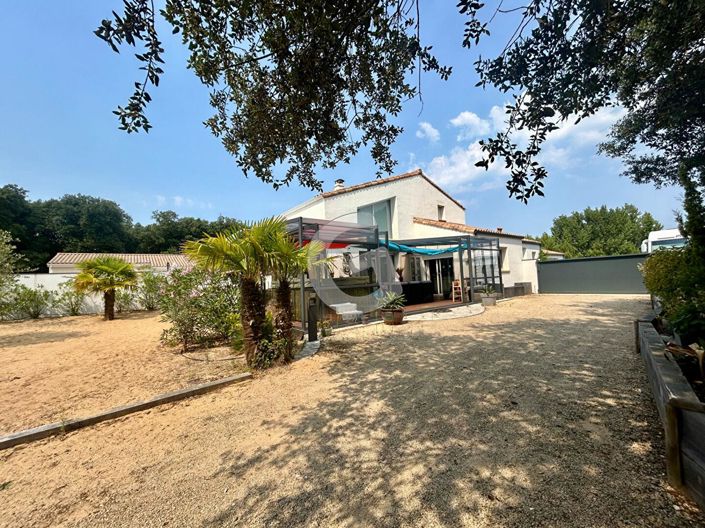 Image No.1-3 Bed House for sale