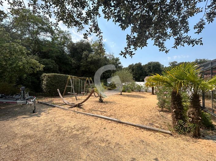 Image No.11-3 Bed House for sale