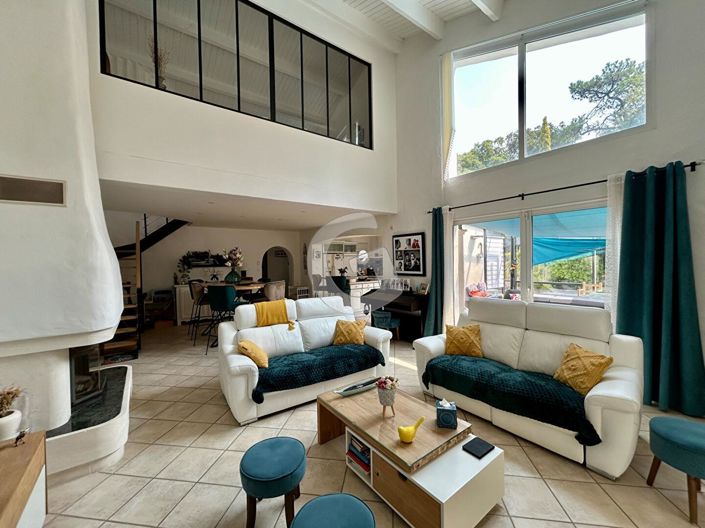 Image No.2-3 Bed House for sale