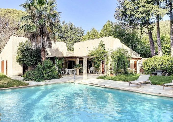 Image No.2-6 Bed House for sale