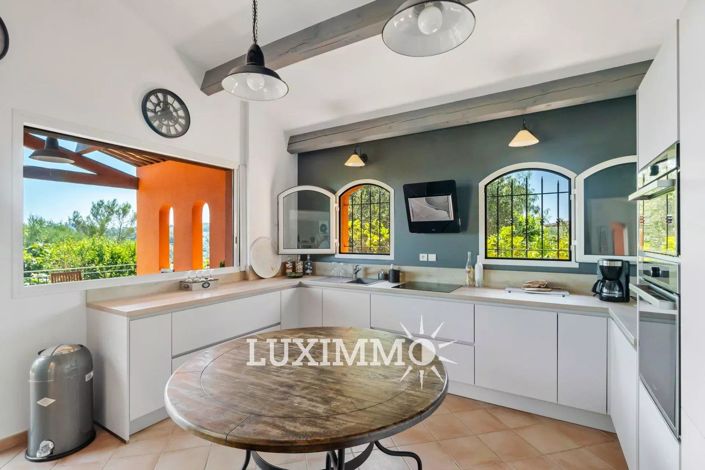 Image No.7-4 Bed House for sale