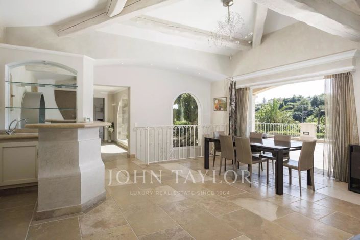 Image No.10-6 Bed House for sale