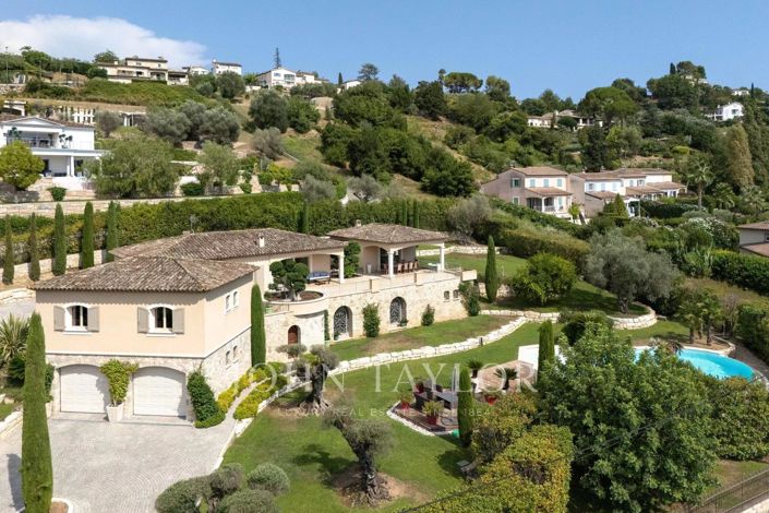 Image No.17-6 Bed House for sale