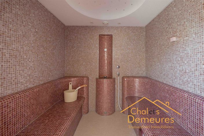 Image No.18-6 Bed House for sale