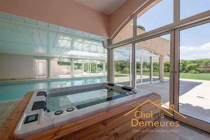 Image No.19-6 Bed House for sale