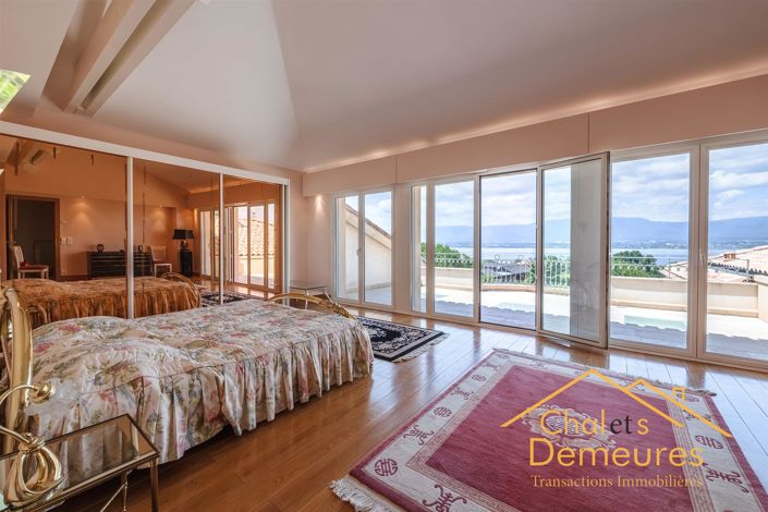 Image No.8-6 Bed House for sale