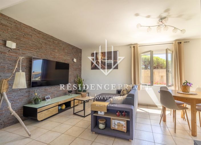 Image No.2-4 Bed House for sale