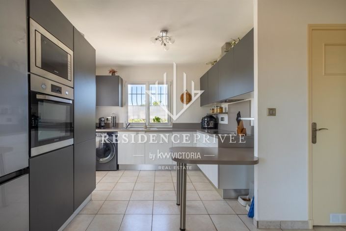 Image No.3-4 Bed House for sale