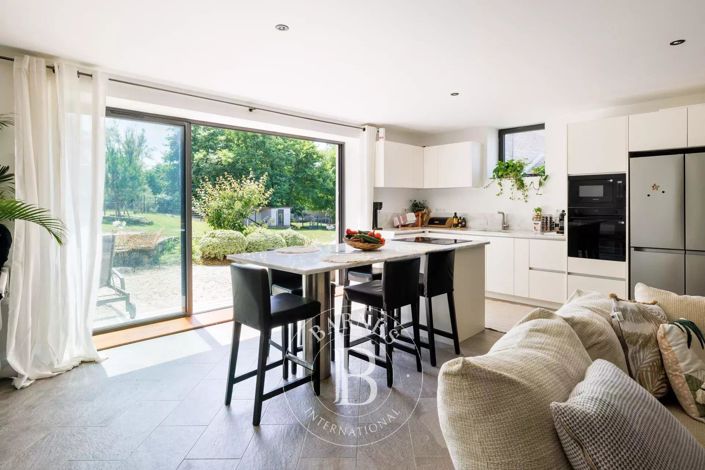 Image No.19-5 Bed House for sale