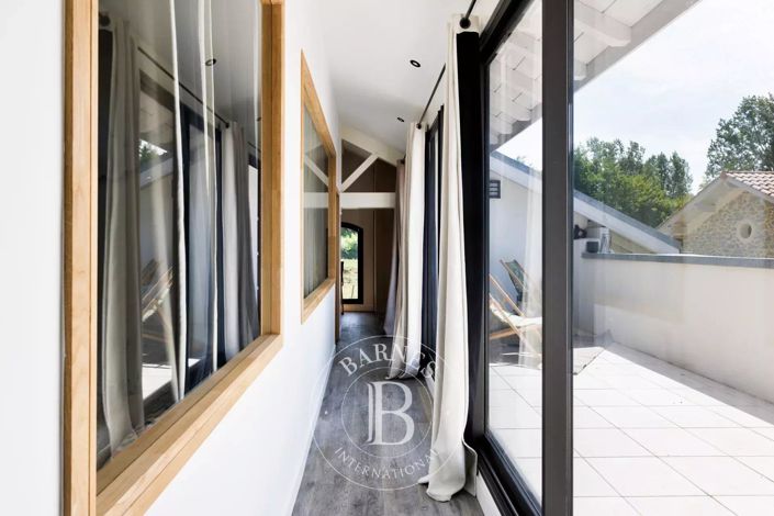 Image No.24-5 Bed House for sale