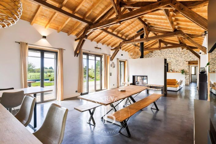 Image No.6-5 Bed House for sale