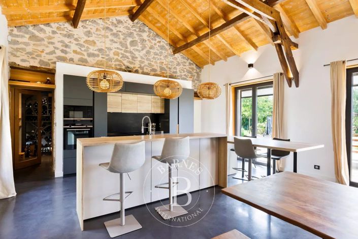 Image No.7-5 Bed House for sale