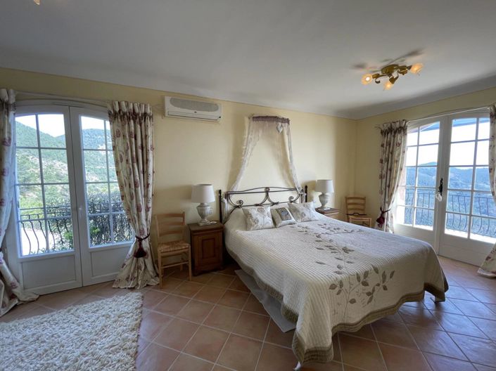 Image No.9-4 Bed House for sale