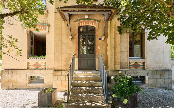 Image No.1-7 Bed House for sale