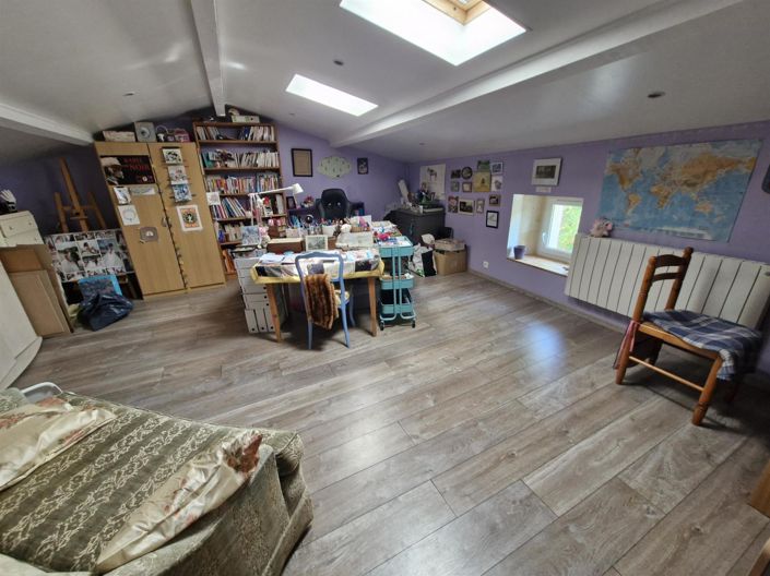 Image No.12-5 Bed House for sale