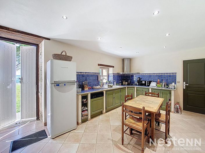 Image No.8-6 Bed House for sale