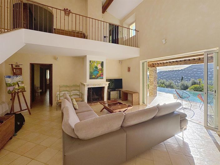 Image No.8-4 Bed House for sale