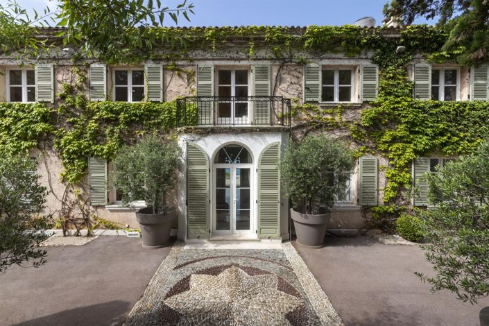 Image No.1-15 Bed House for sale