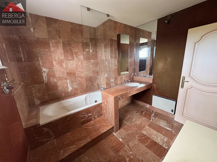 Image No.12-4 Bed House for sale