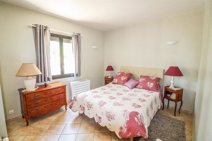 Image No.22-4 Bed House for sale