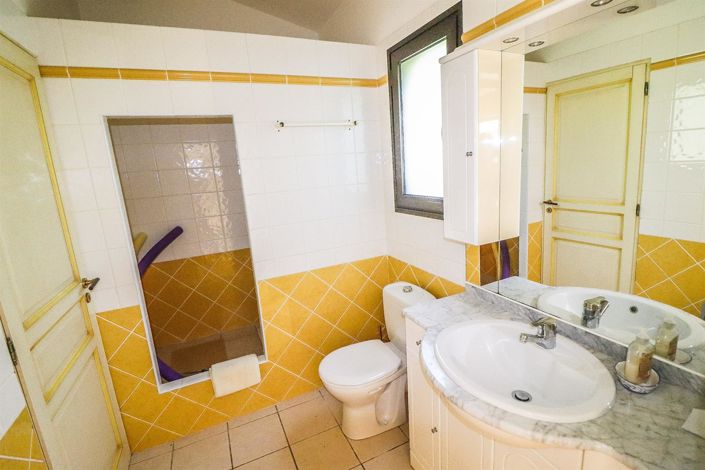 Image No.32-4 Bed House for sale