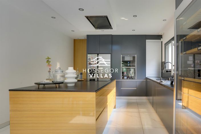 Image No.5-4 Bed House for sale