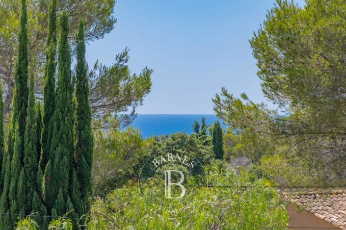 Image No.2-4 Bed House for sale