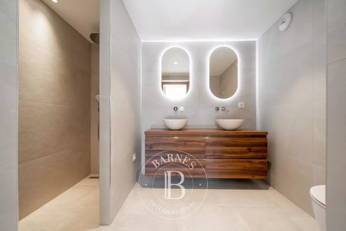 Image No.7-4 Bed House for sale