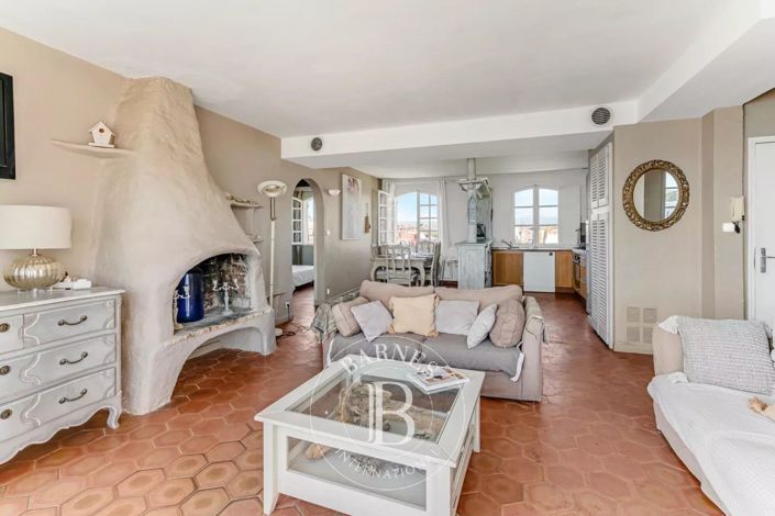 Image No.11-3 Bed Apartment for sale