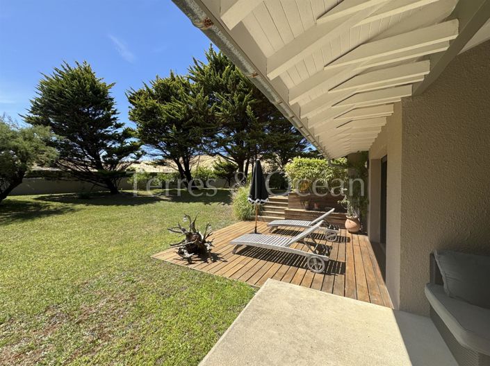 Image No.9-5 Bed House for sale