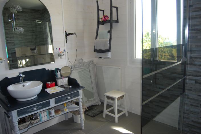 Image No.8-3 Bed House for sale