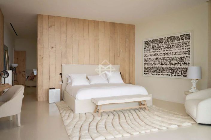 Image No.16-8 Bed House for sale