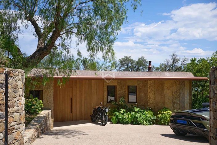 Image No.17-8 Bed House for sale