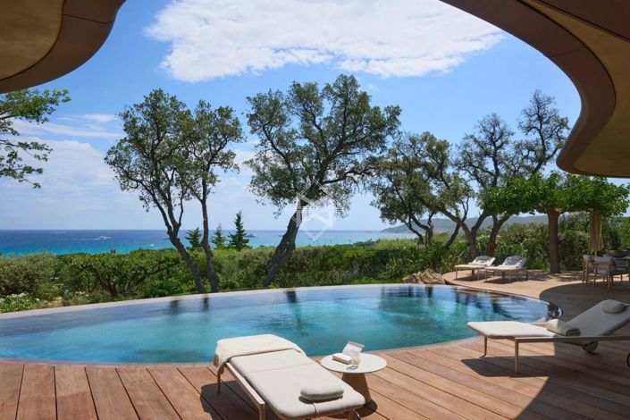 Image No.2-8 Bed House for sale