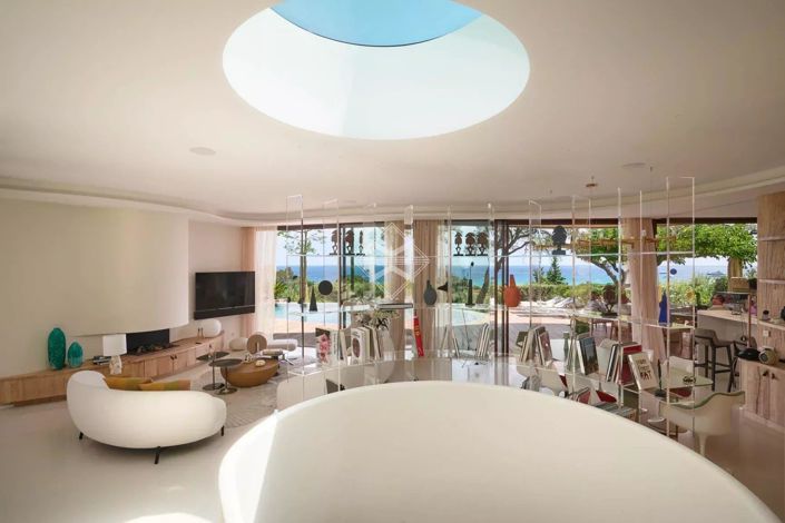 Image No.7-8 Bed House for sale