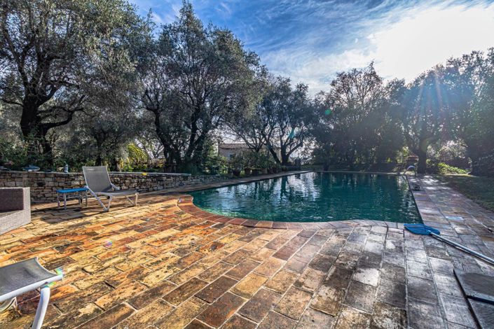 Image No.8-4 Bed House for sale