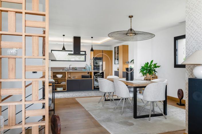 Image No.5-4 Bed House for sale