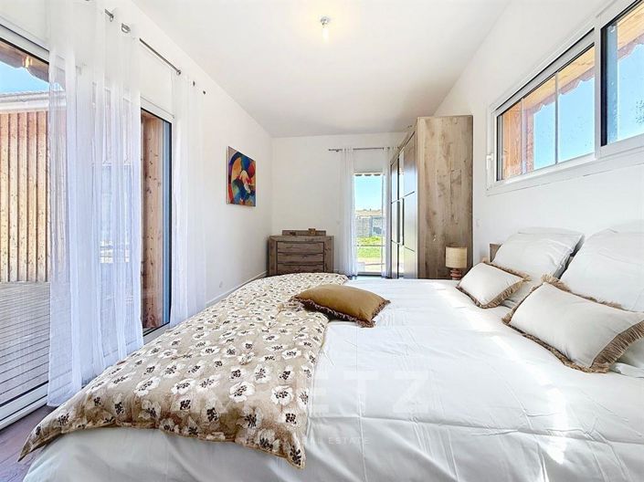 Image No.10-4 Bed House for sale