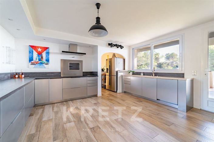 Image No.14-7 Bed House for sale