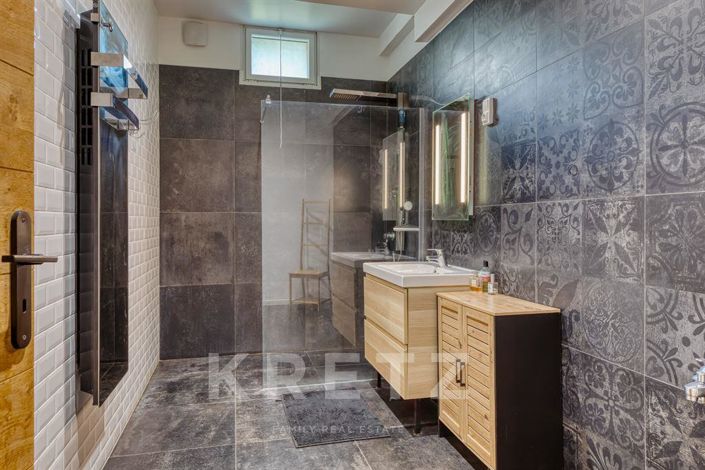 Image No.15-3 Bed House for sale