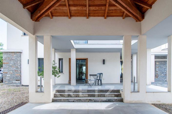 Image No.15-3 Bed House for sale