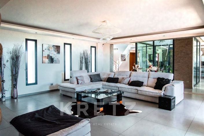 Image No.3-3 Bed House for sale