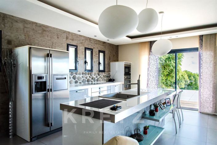 Image No.8-3 Bed House for sale